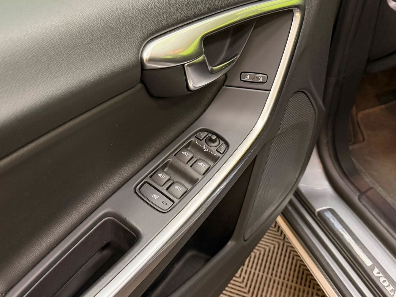Volvo S60 Cross Country vaihtoauto