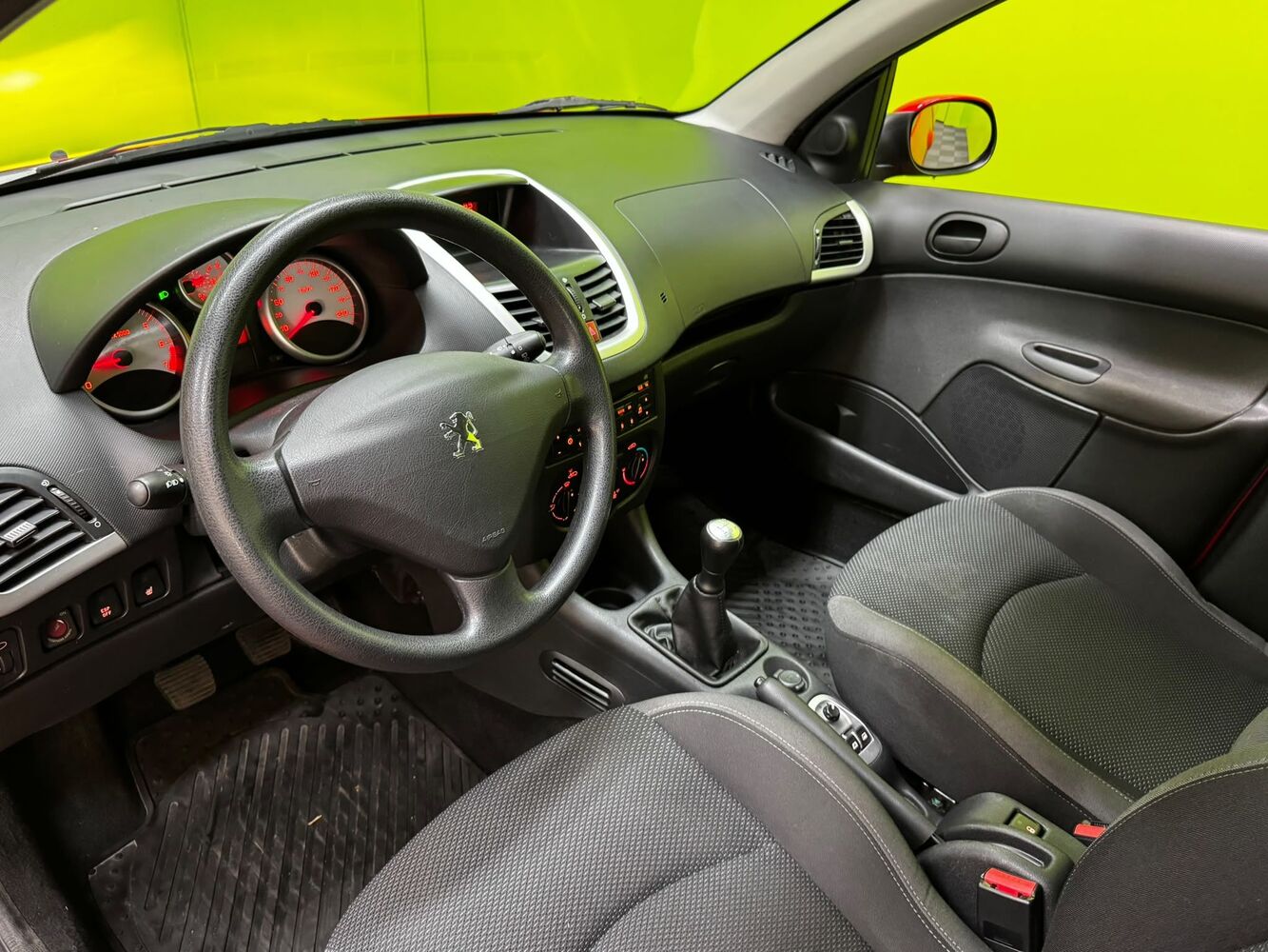 Peugeot 206 + vaihtoauto
