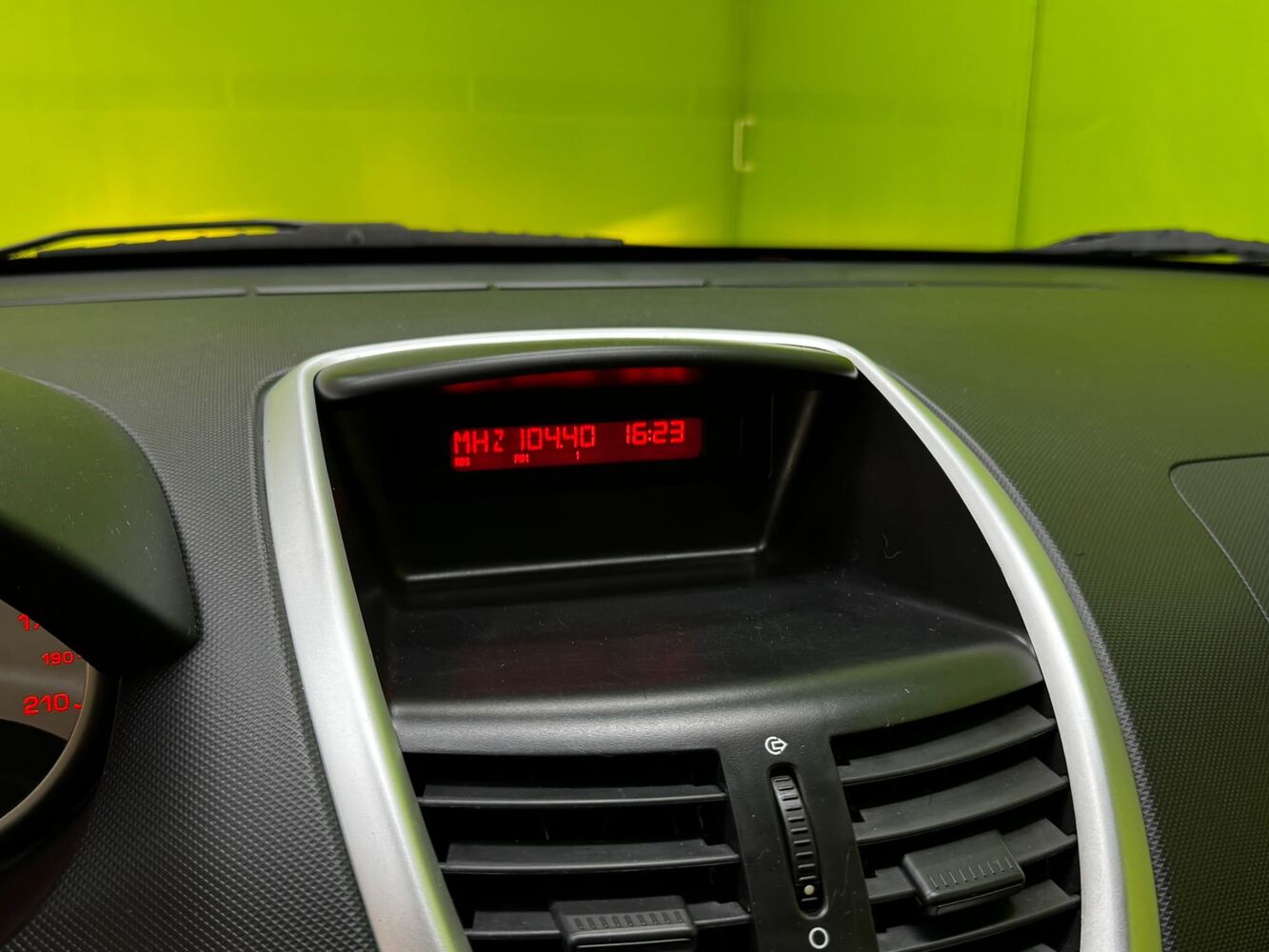 Peugeot 206 + vaihtoauto
