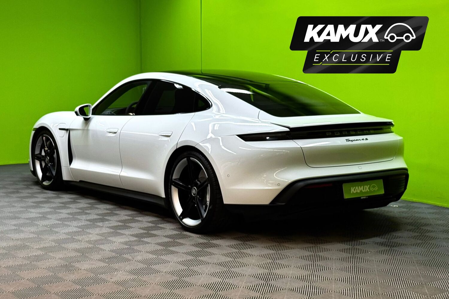 Porsche Taycan vaihtoauto
