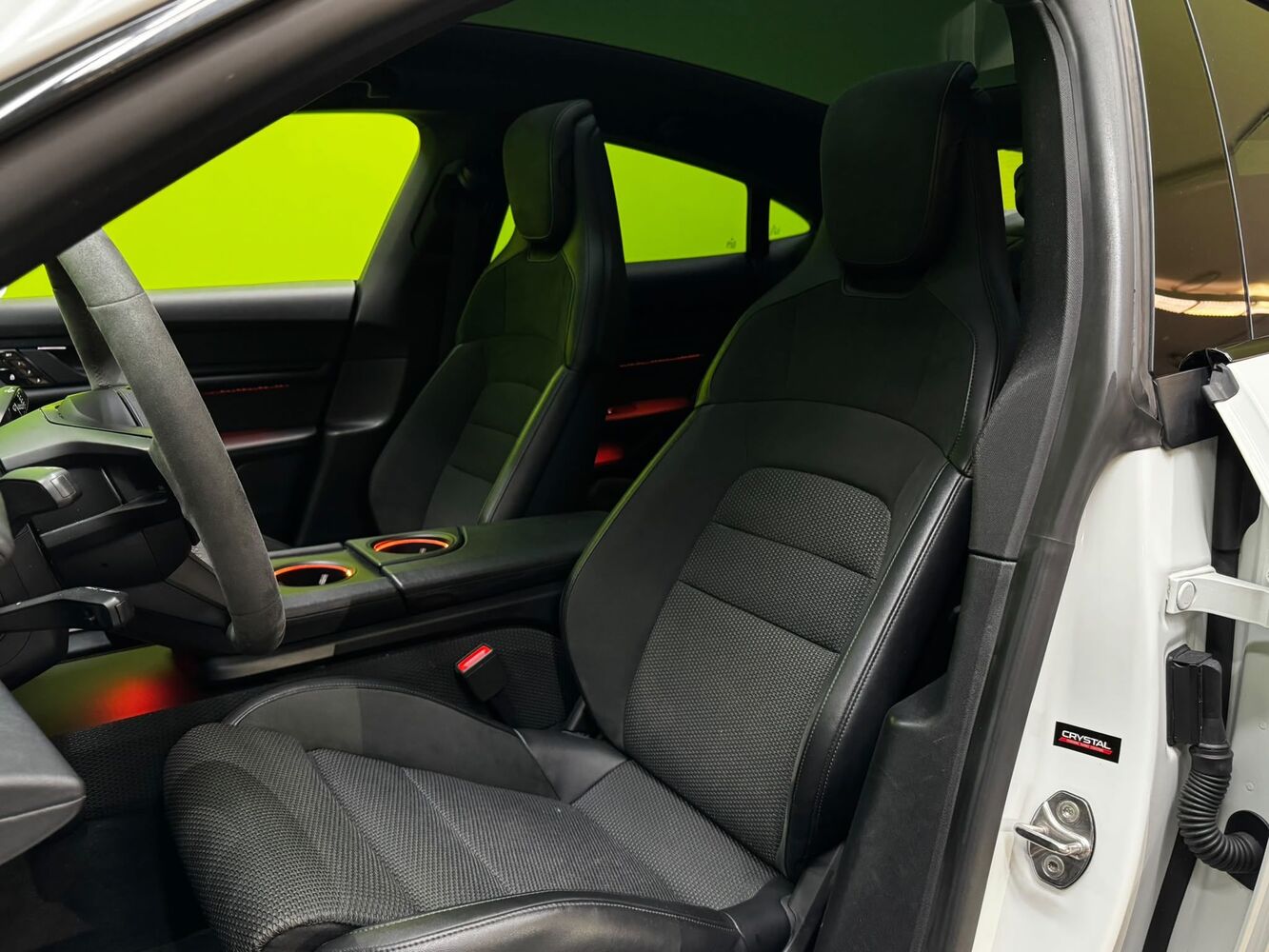 Porsche Taycan vaihtoauto