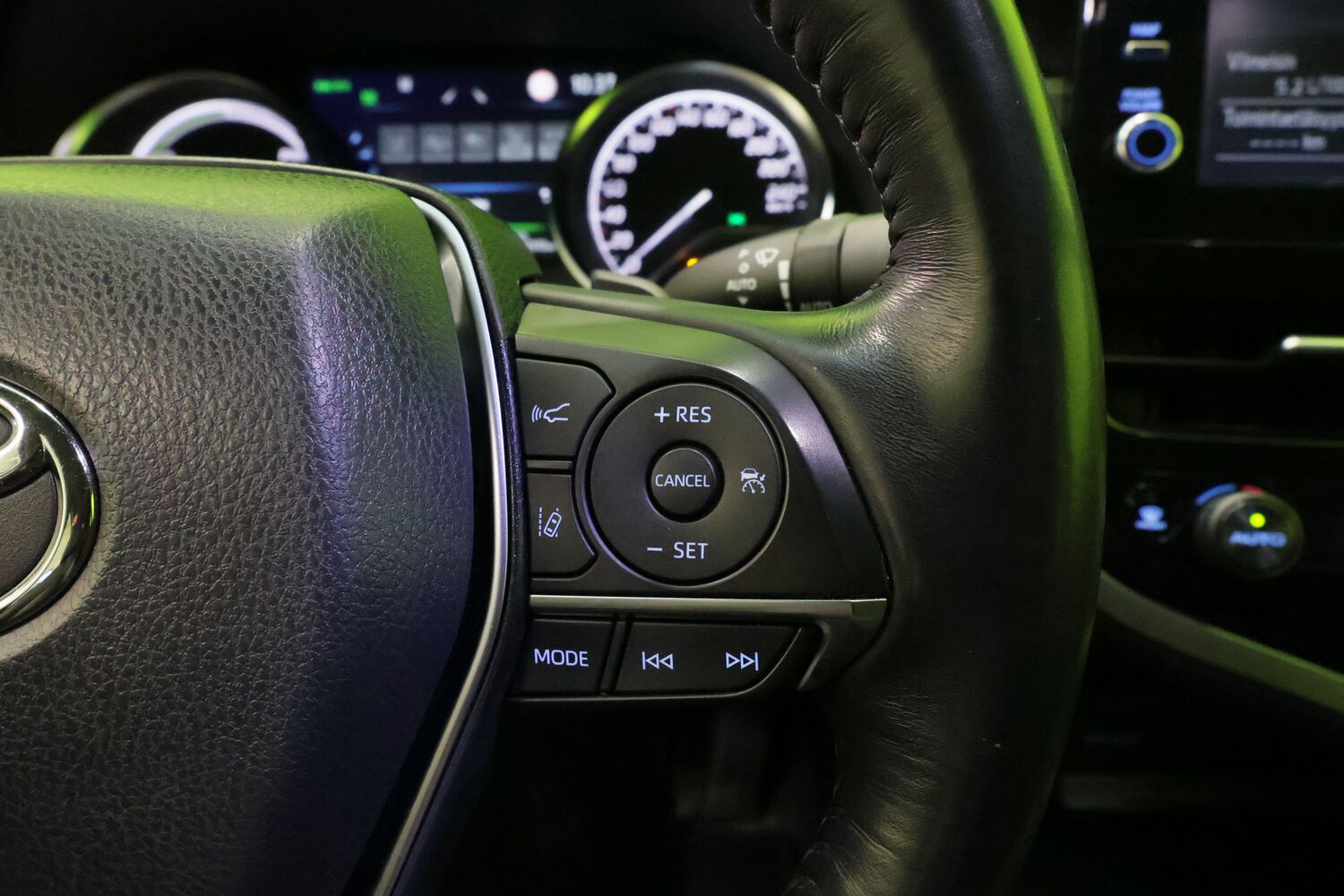 Toyota Camry vaihtoauto