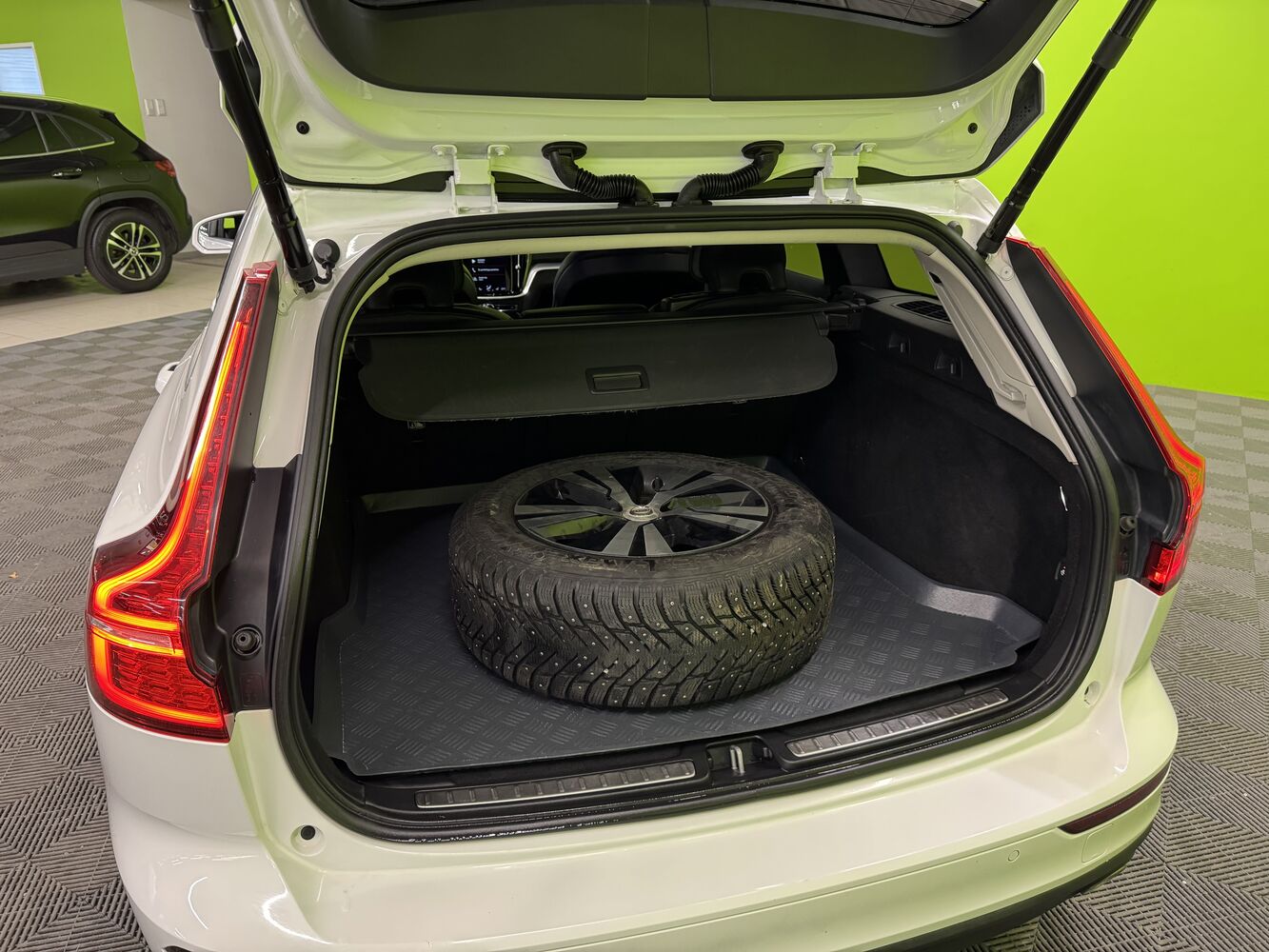 Volvo V60 vaihtoauto