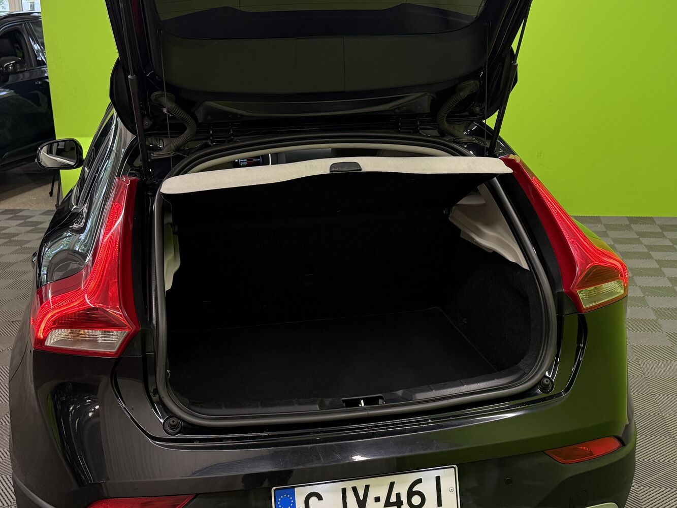 Volvo V40 Cross Country vaihtoauto