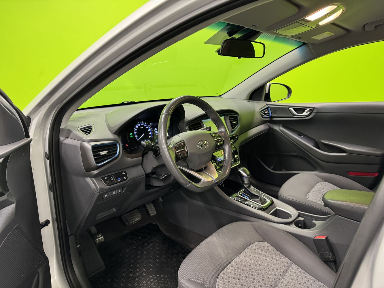 Hyundai IONIQ plug-in vaihtoauto