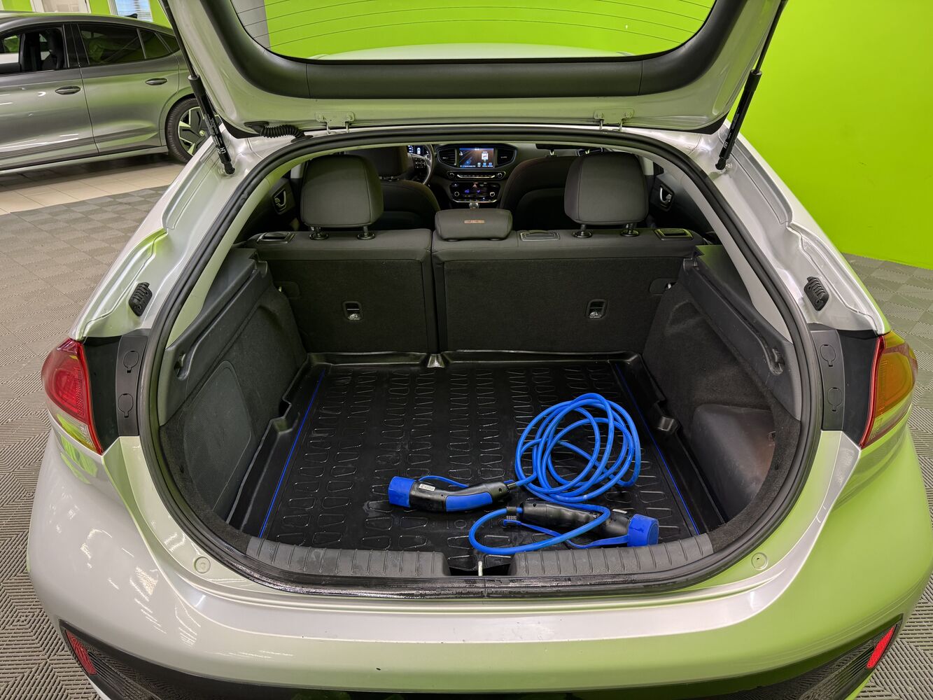 Hyundai IONIQ plug-in vaihtoauto