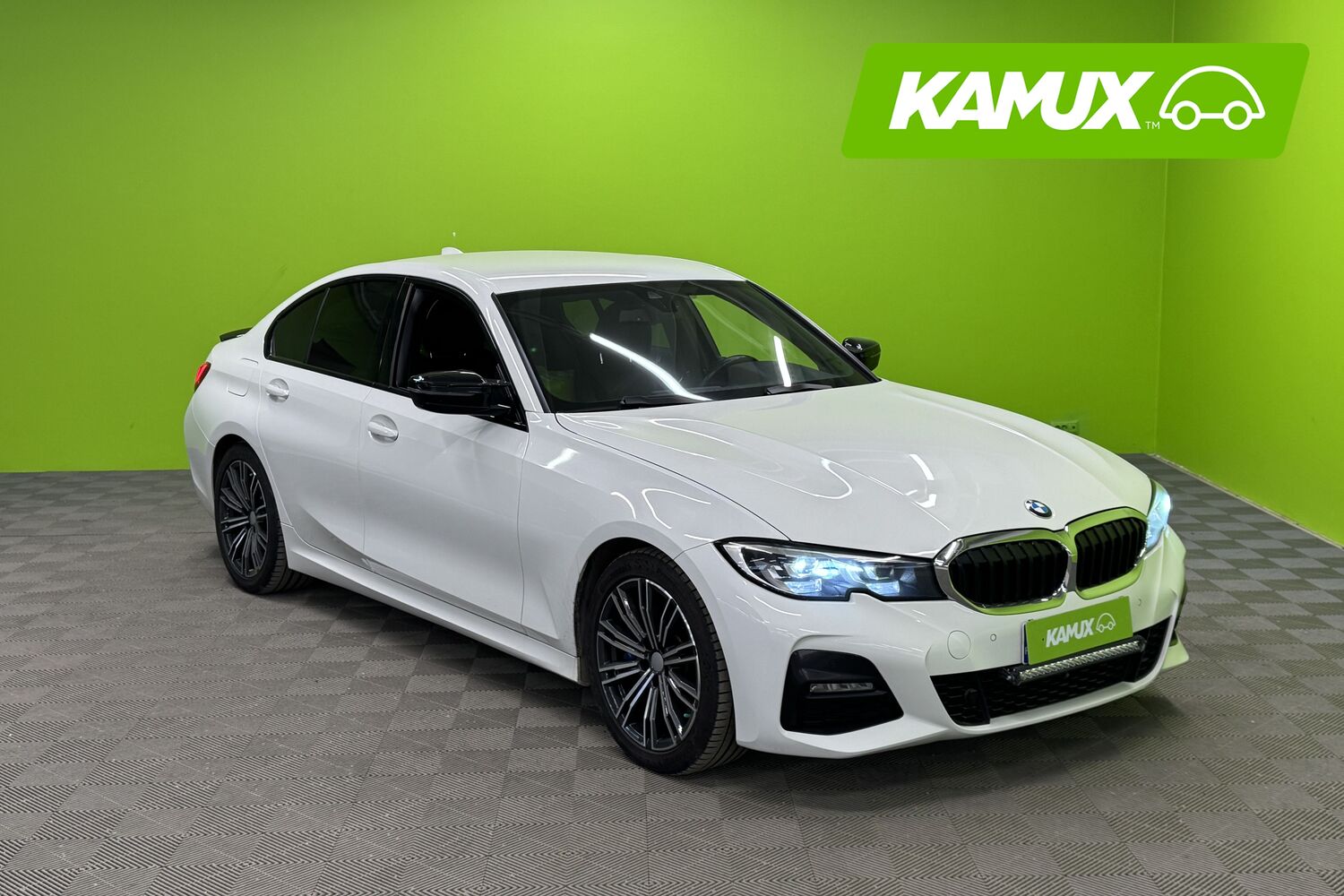 BMW 330 vaihtoauto