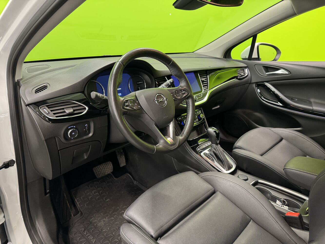 Opel Astra vaihtoauto