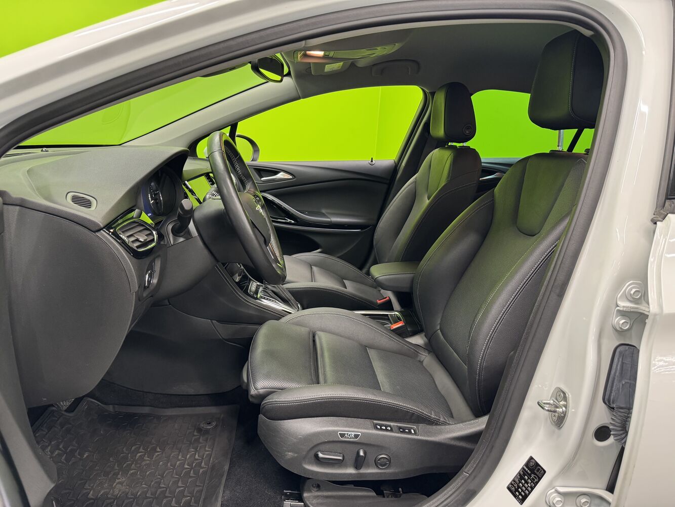 Opel Astra vaihtoauto