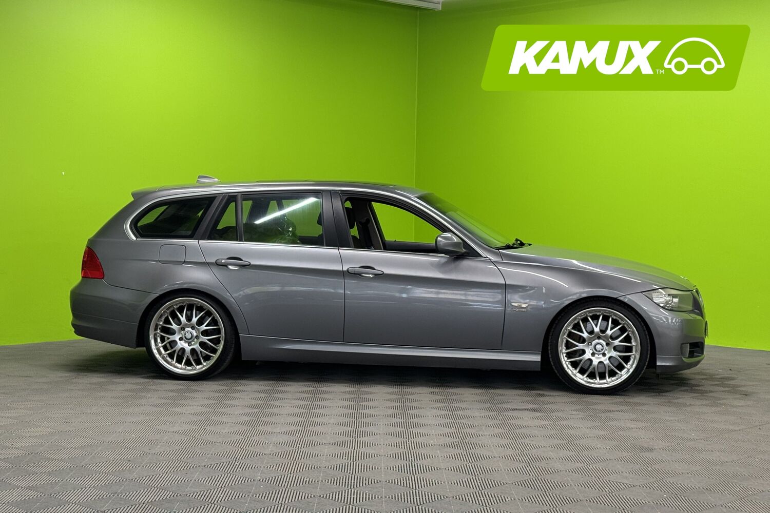 BMW 330 vaihtoauto