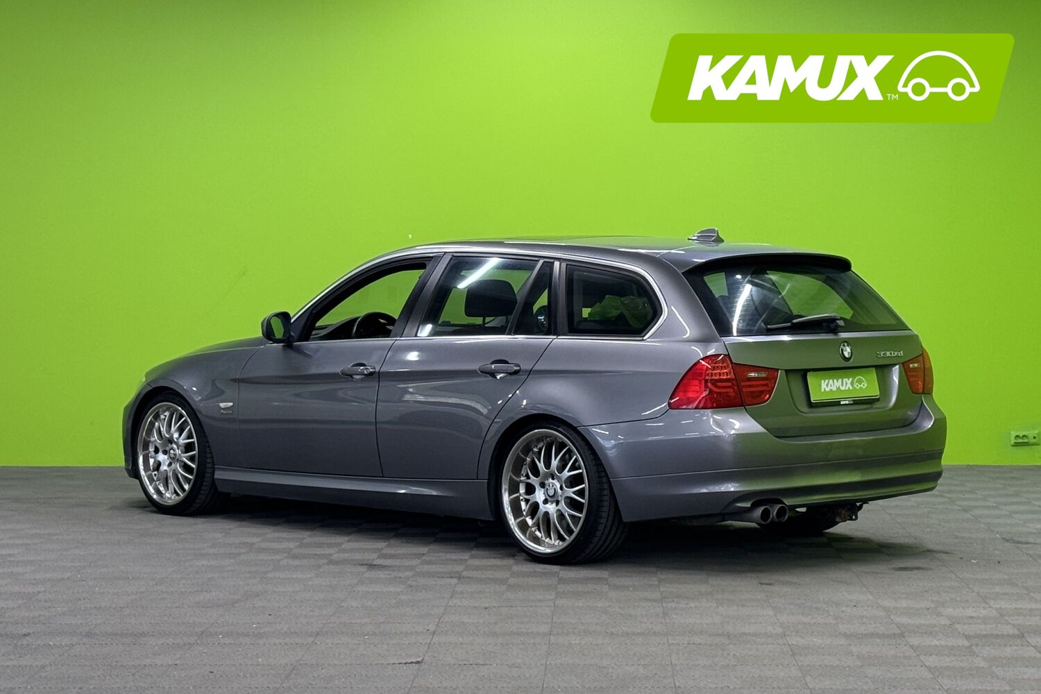 BMW 330 vaihtoauto