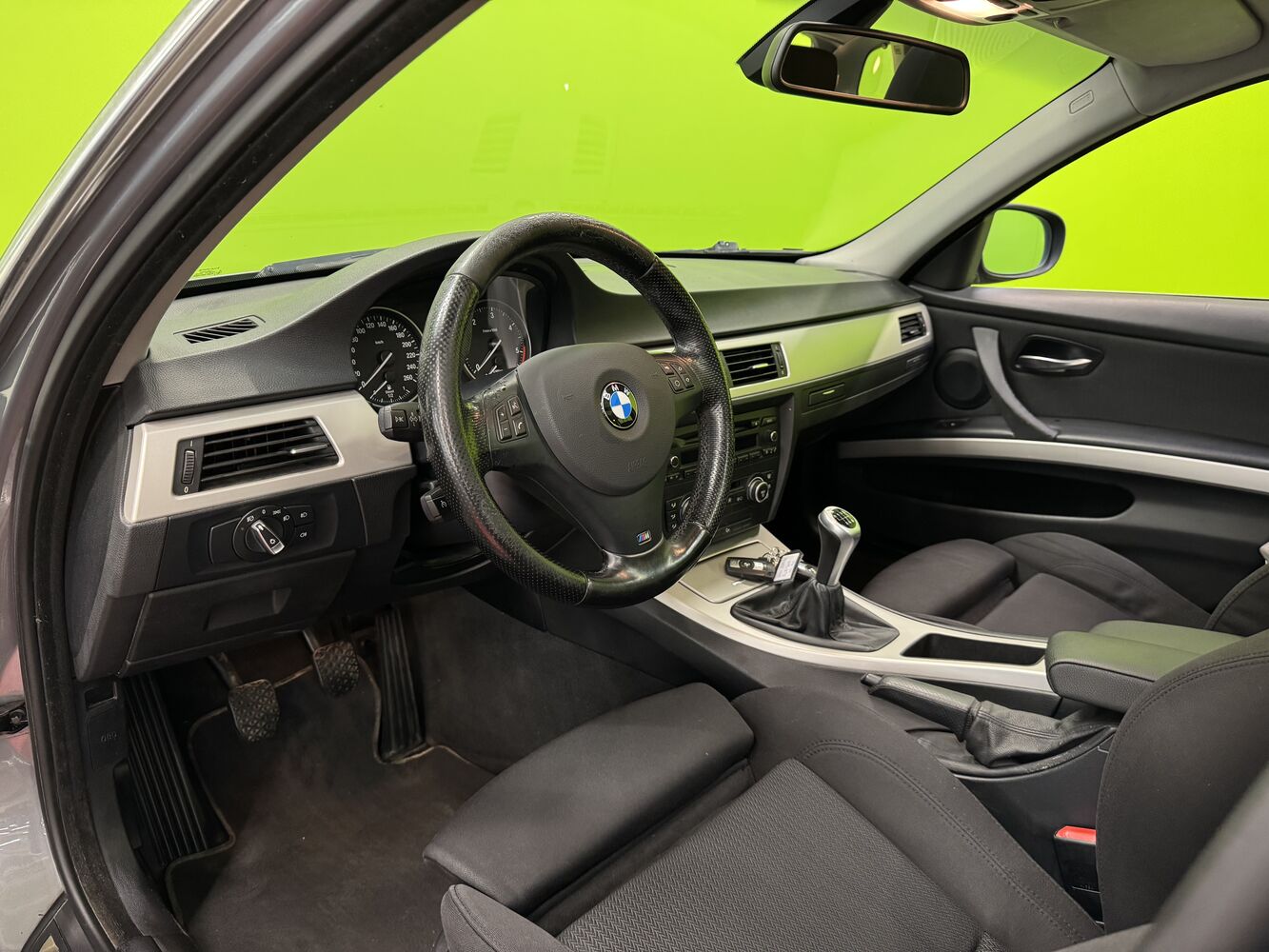 BMW 330 vaihtoauto