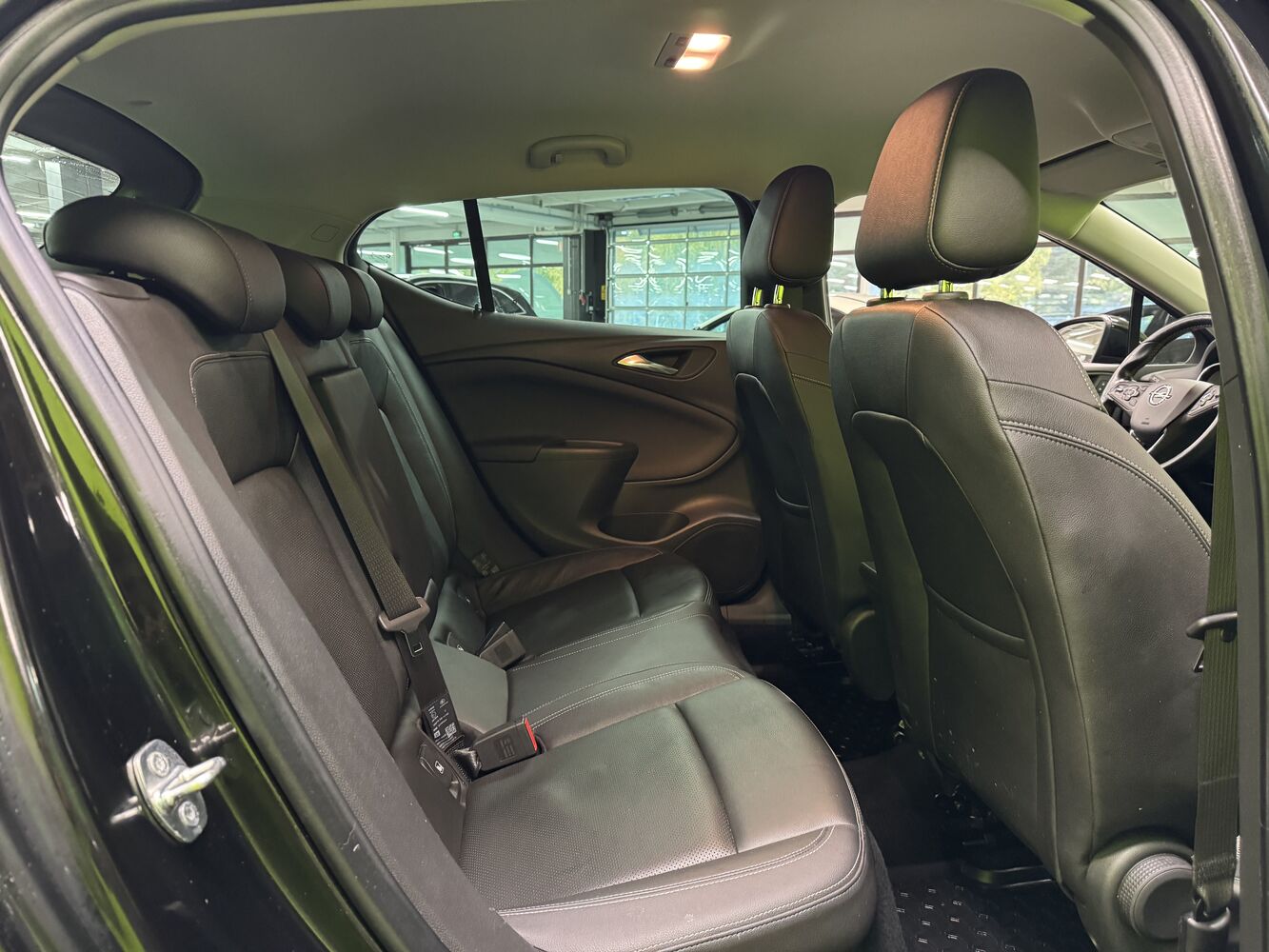 Opel Astra vaihtoauto