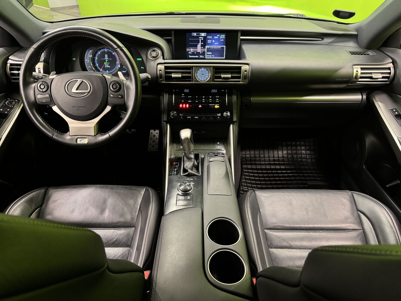 Lexus IS vaihtoauto