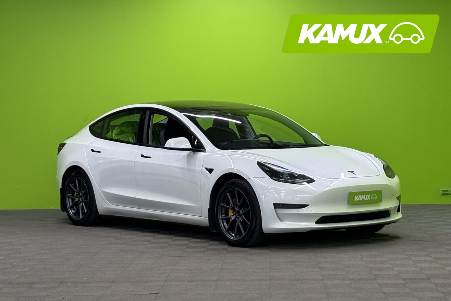 Tesla Model 3 vaihtoauto