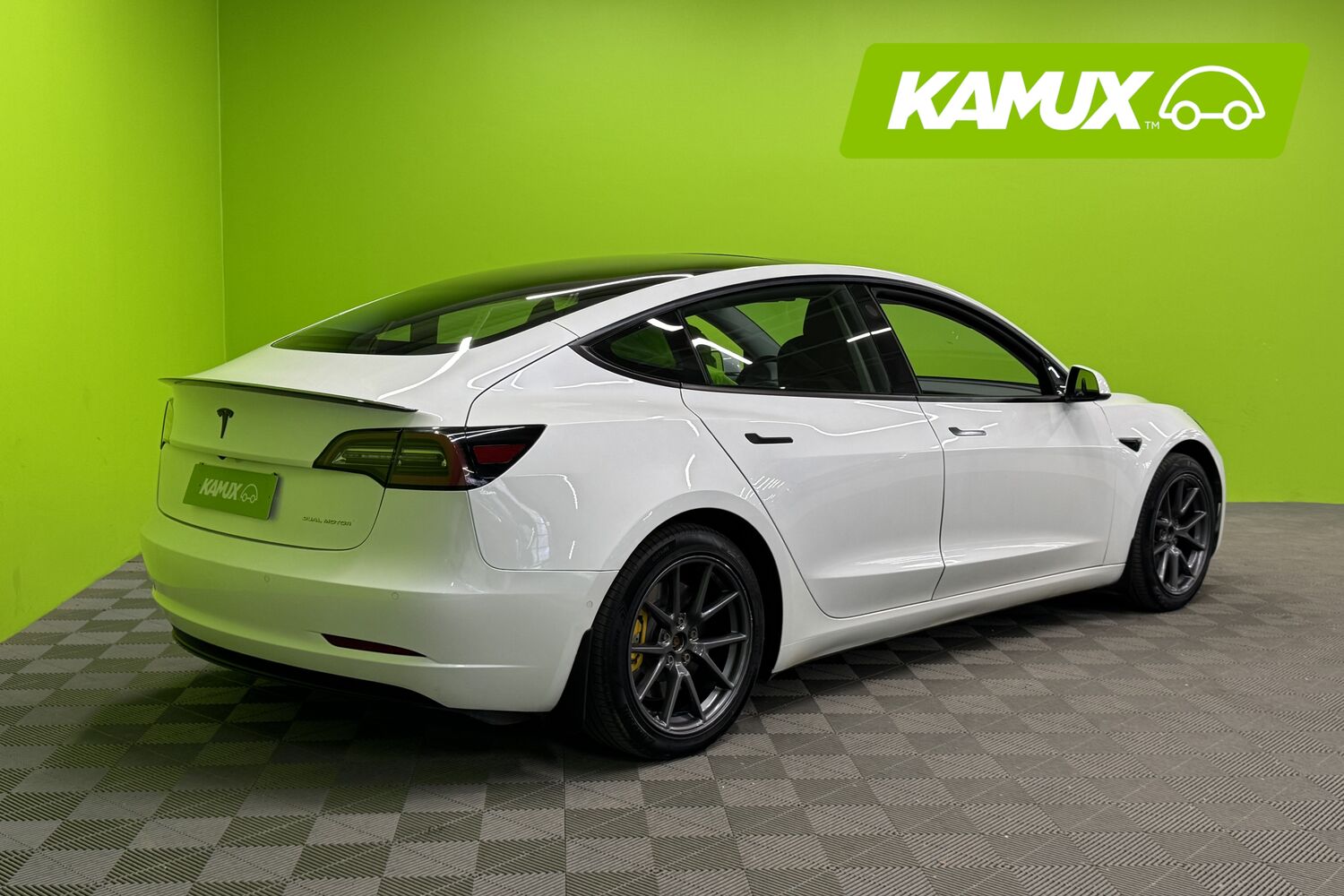 Tesla Model 3 vaihtoauto