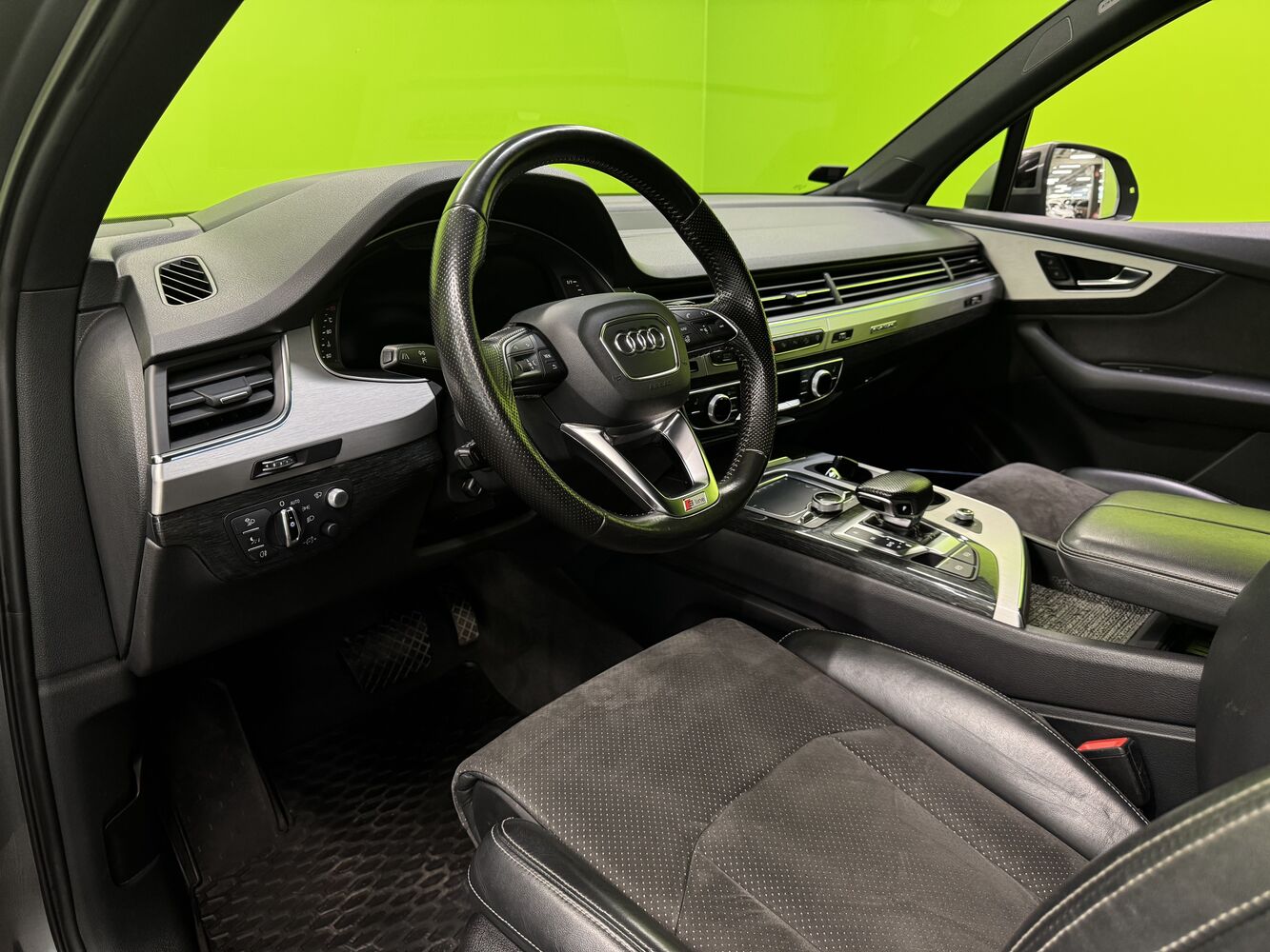 Audi Q7 vaihtoauto