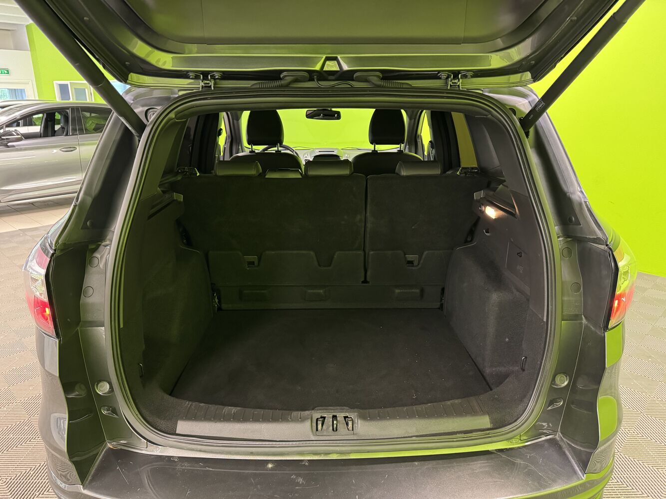 Ford Kuga vaihtoauto