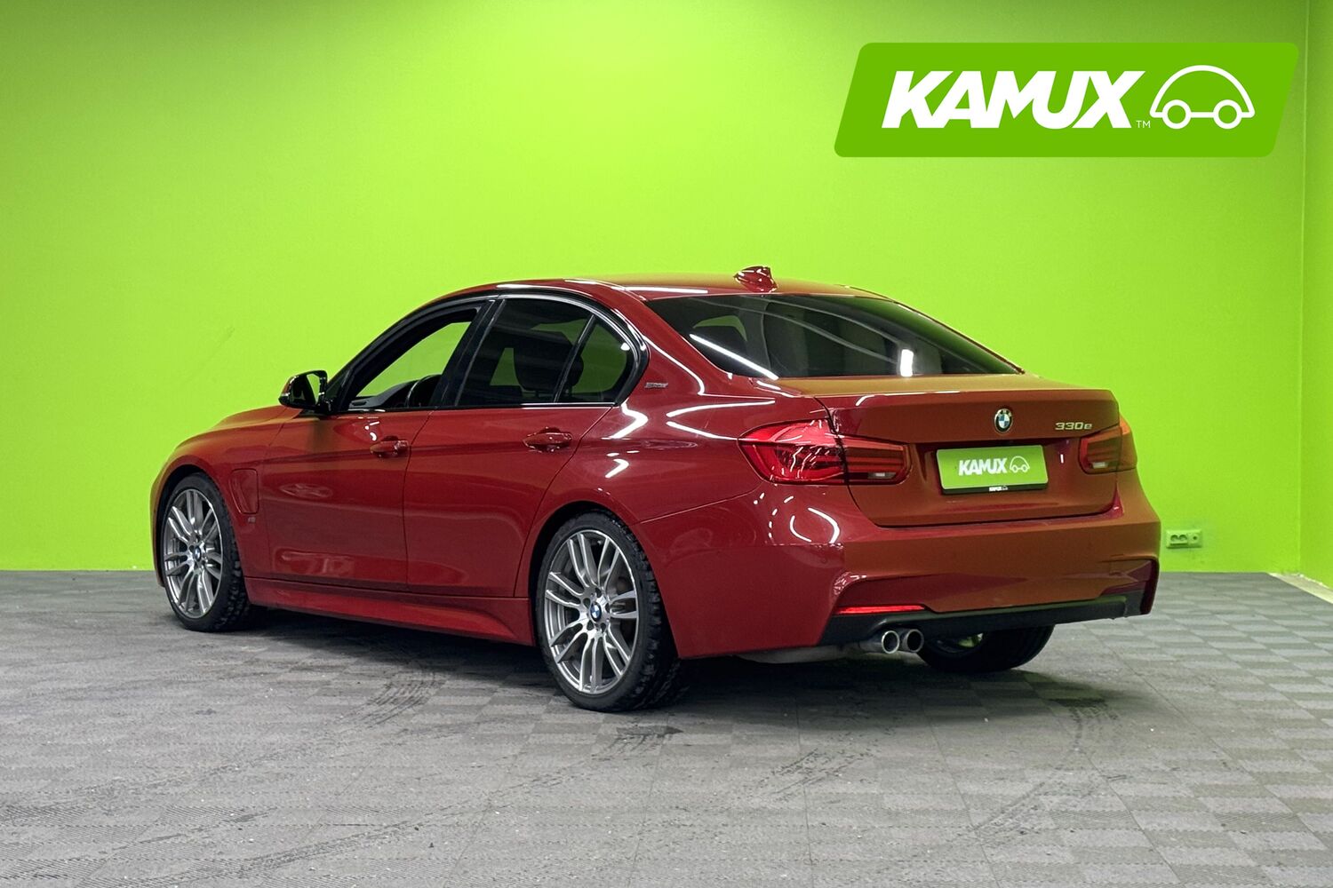 BMW 330 vaihtoauto