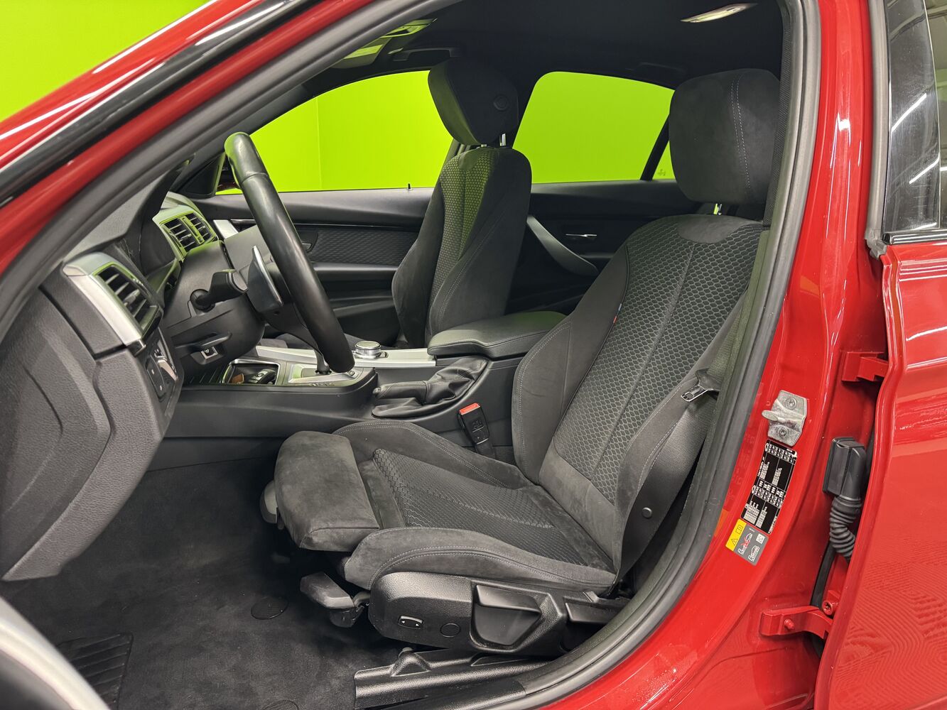 BMW 330 vaihtoauto