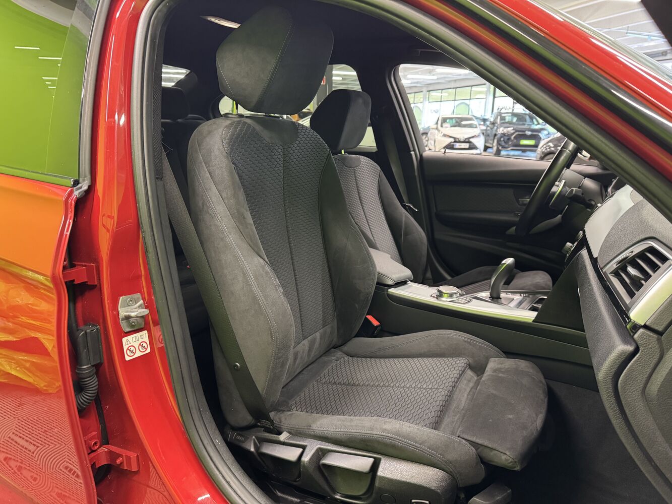 BMW 330 vaihtoauto