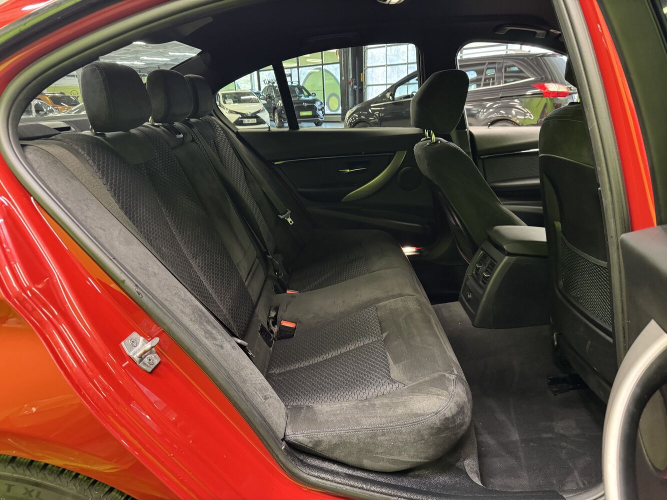 BMW 330 vaihtoauto