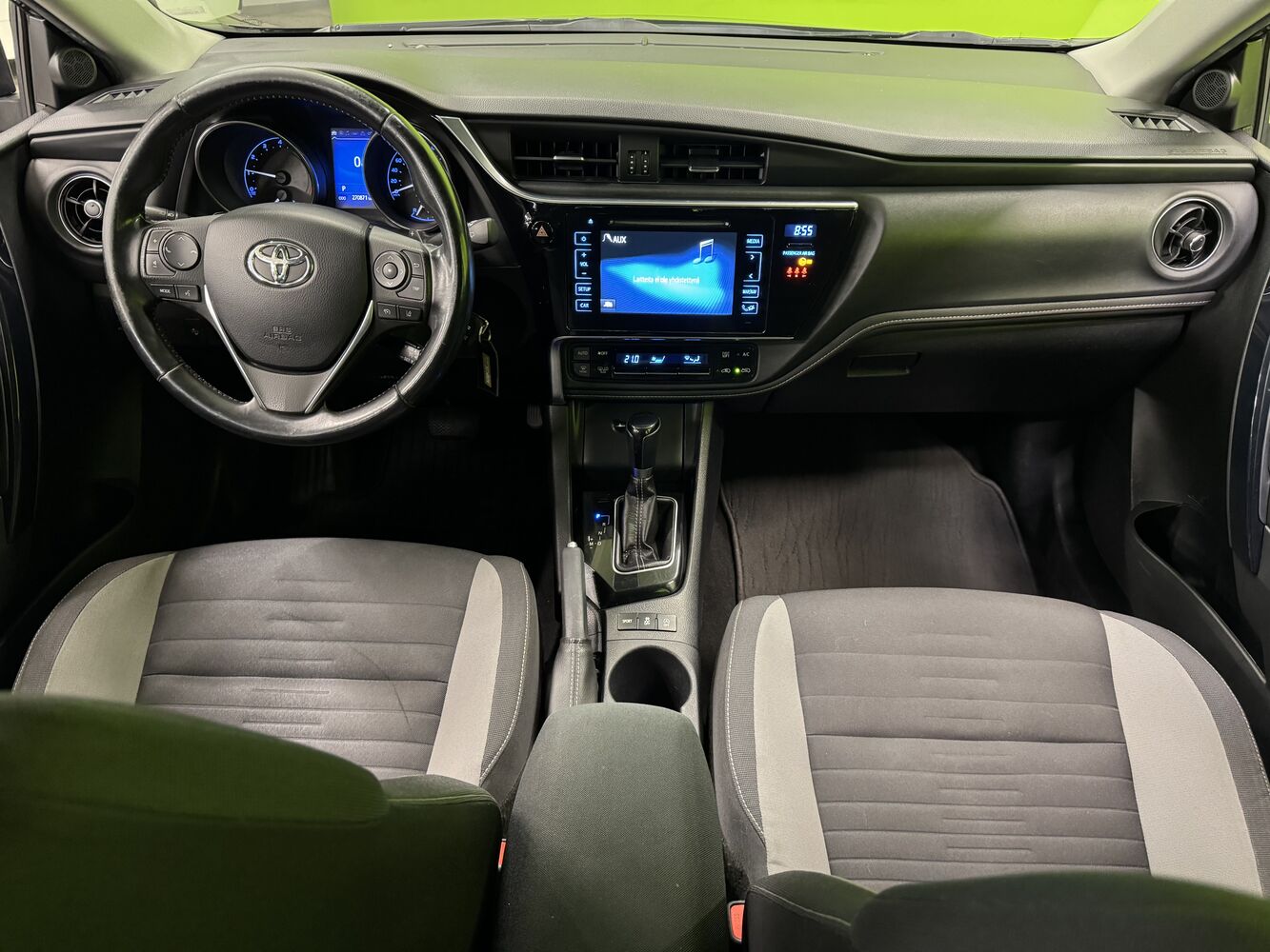 Toyota Auris vaihtoauto