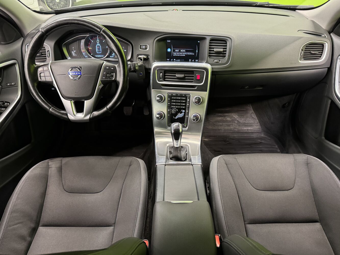 Volvo V60 vaihtoauto