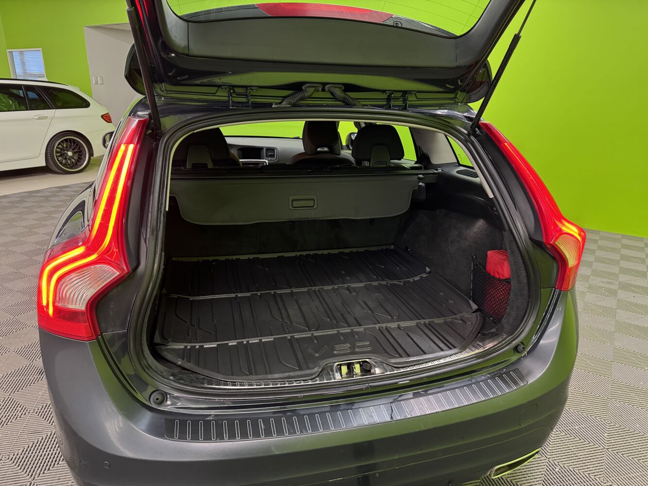 Volvo V60 vaihtoauto