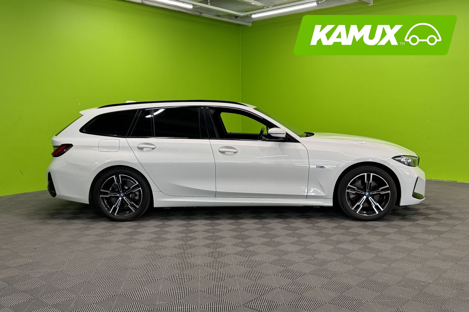 BMW 330 vaihtoauto