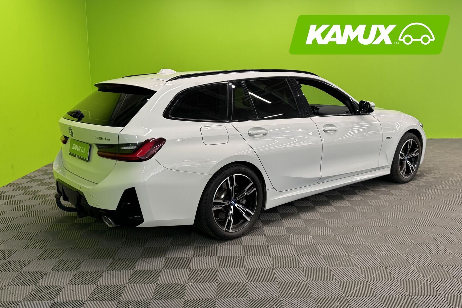BMW 330 vaihtoauto