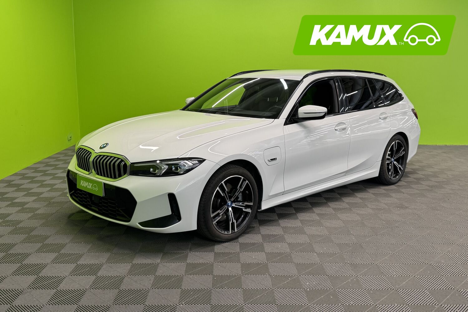 BMW 330 vaihtoauto