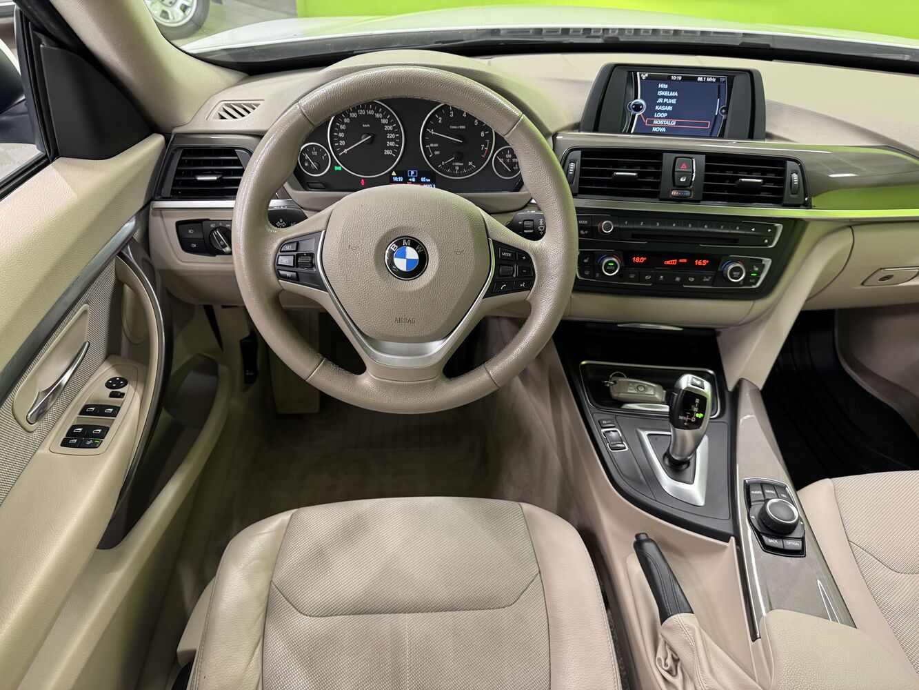 BMW 320 vaihtoauto