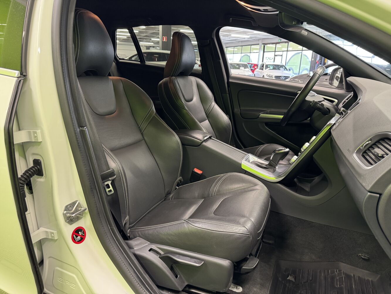 Volvo V60 vaihtoauto