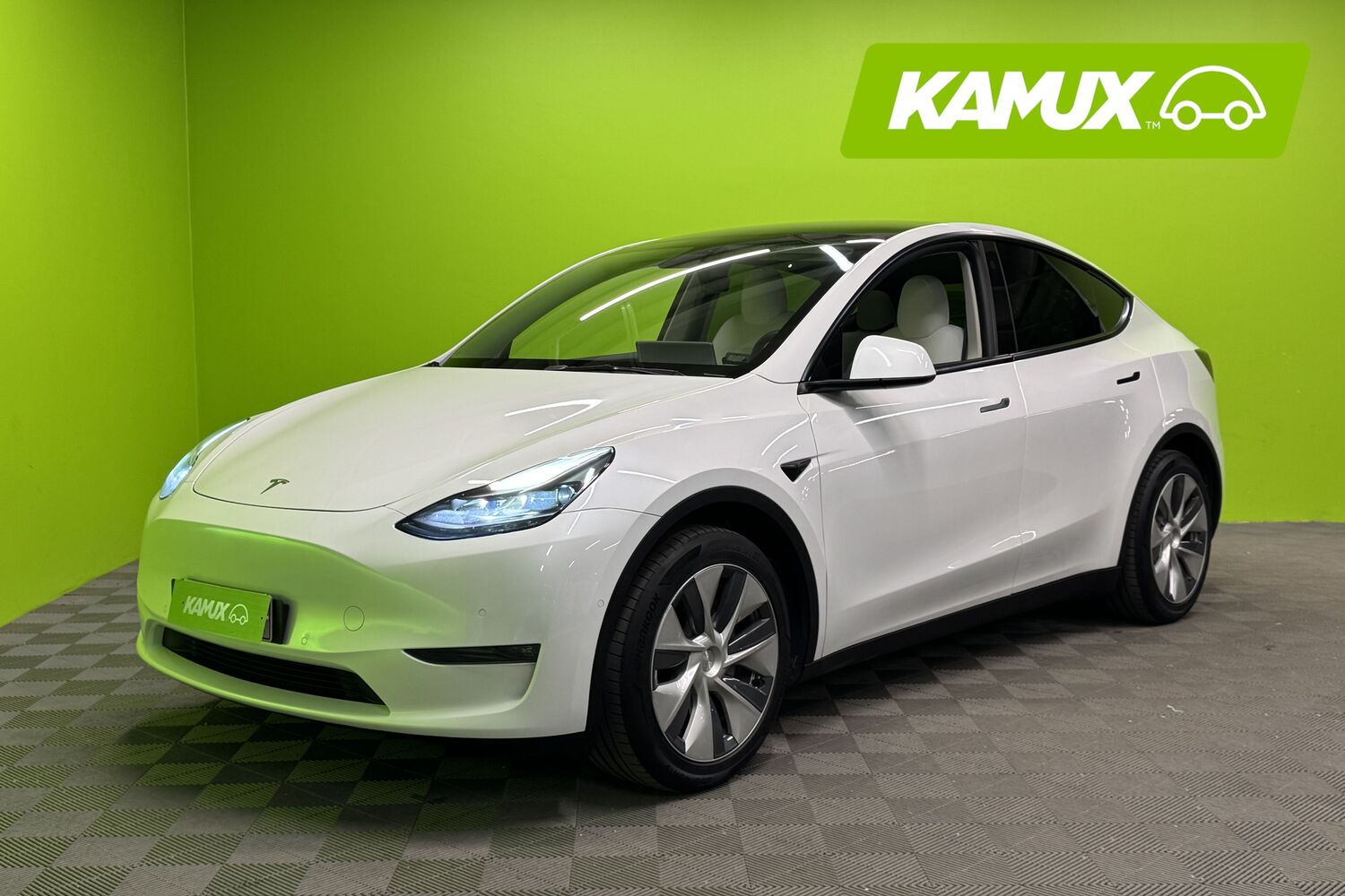 Tesla Model Y vaihtoauto