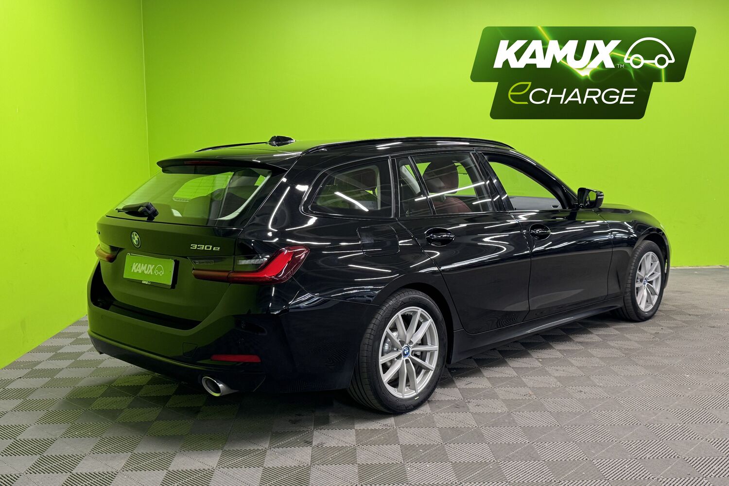 BMW 330 vaihtoauto