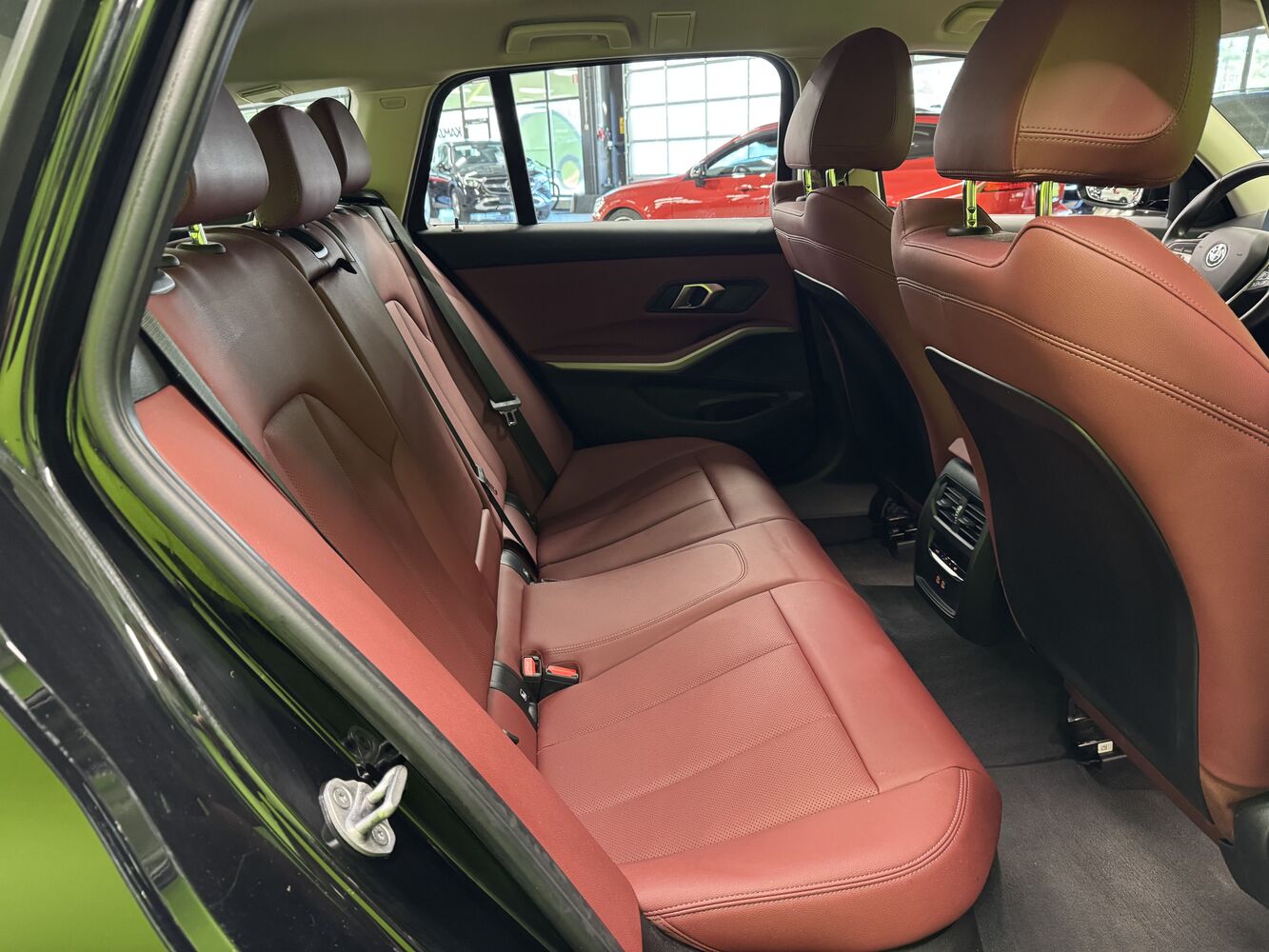 BMW 330 vaihtoauto