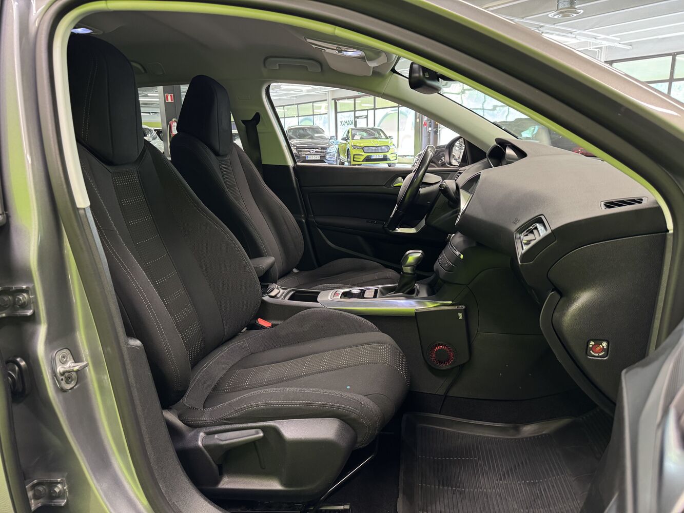 Peugeot 308 vaihtoauto