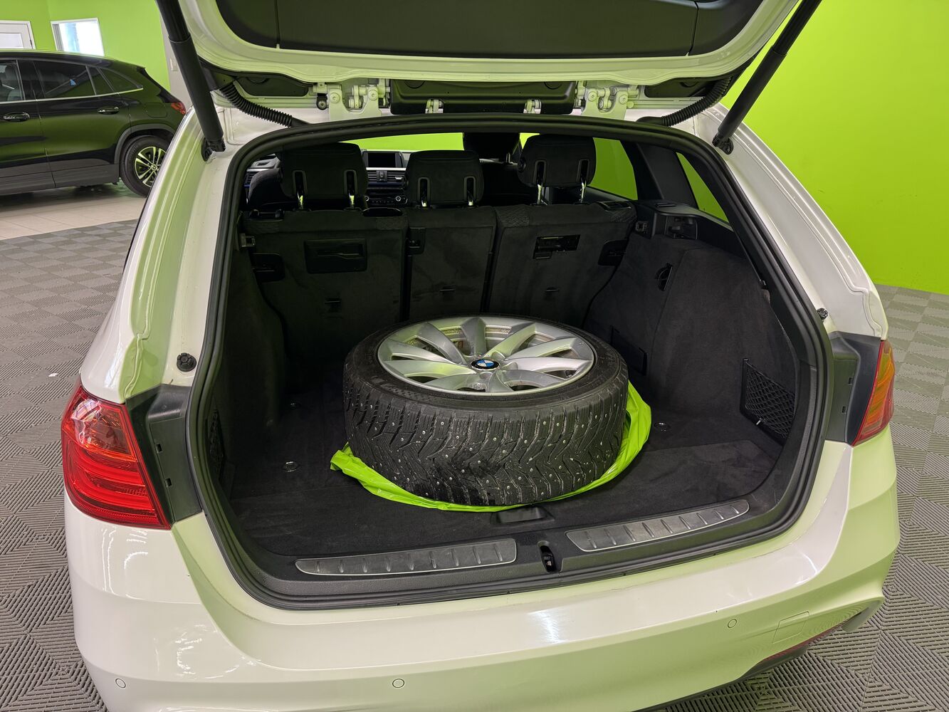 BMW 318 vaihtoauto