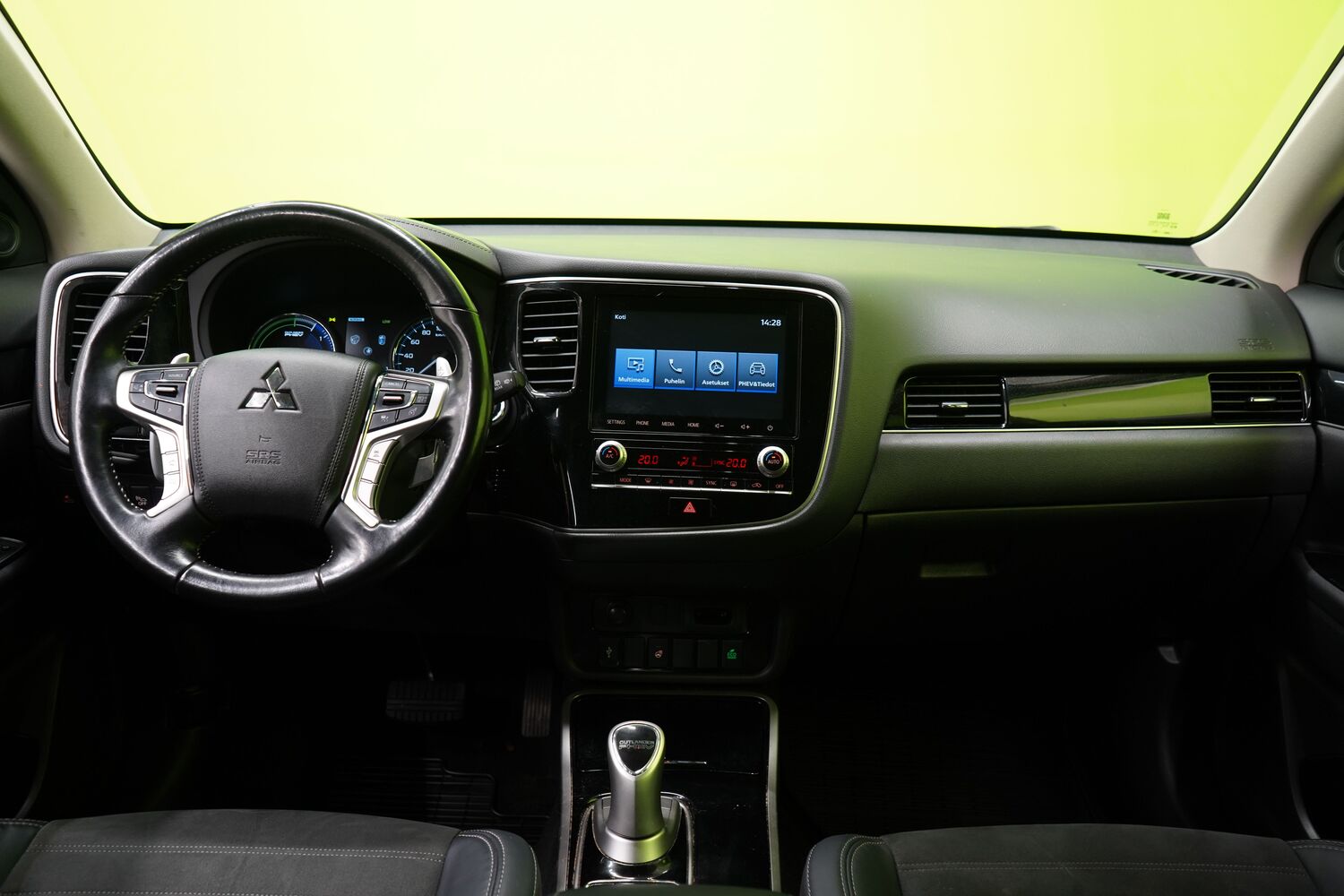 Mitsubishi Outlander PHEV vaihtoauto