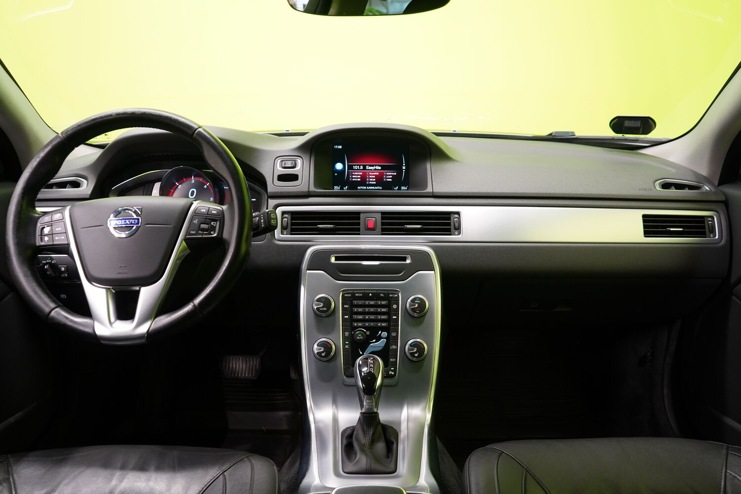 Volvo V70 vaihtoauto