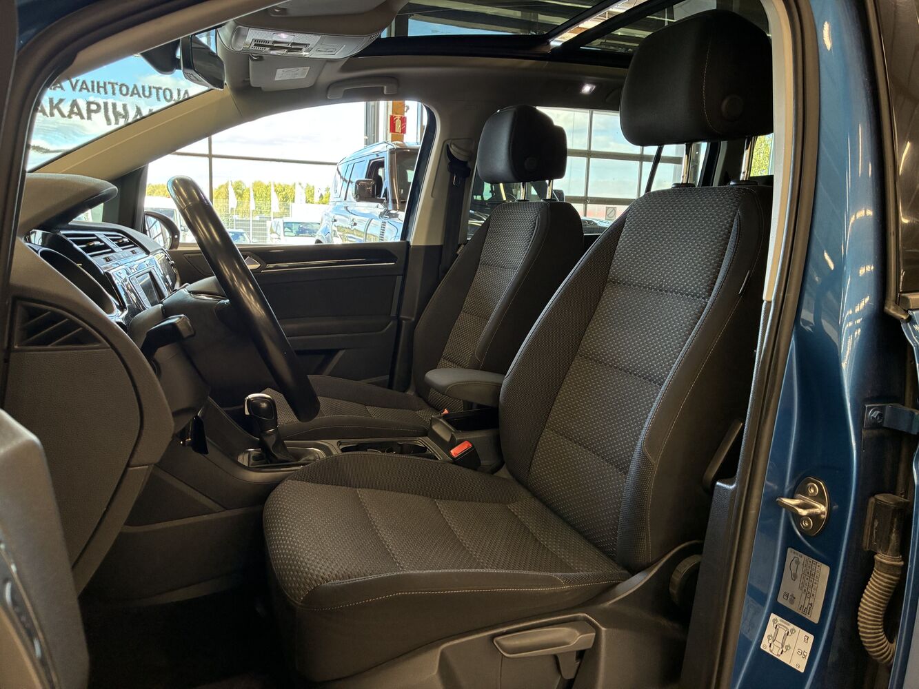 Volkswagen Touran vaihtoauto