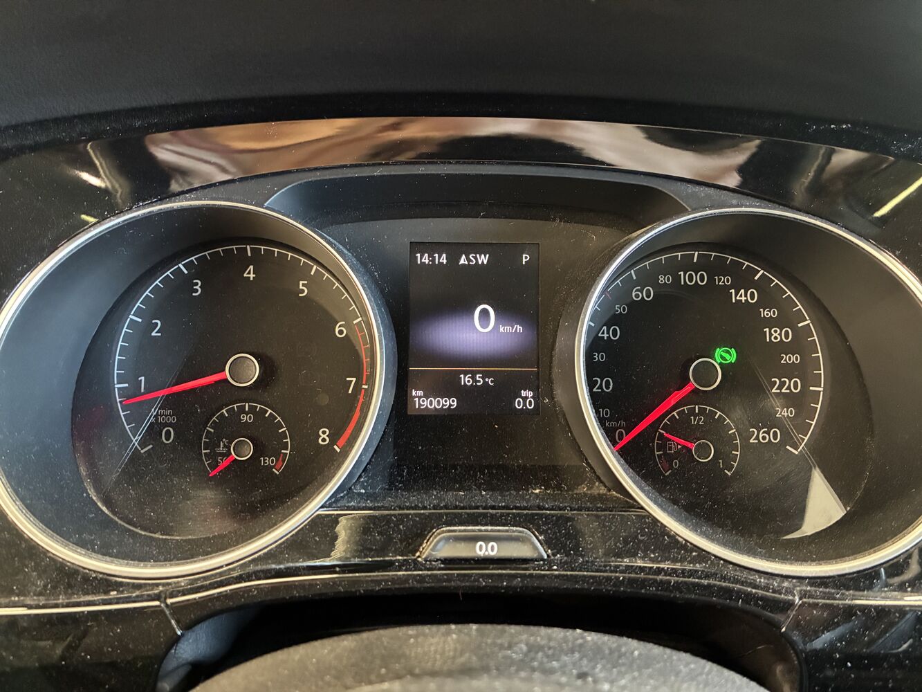 Volkswagen Touran vaihtoauto
