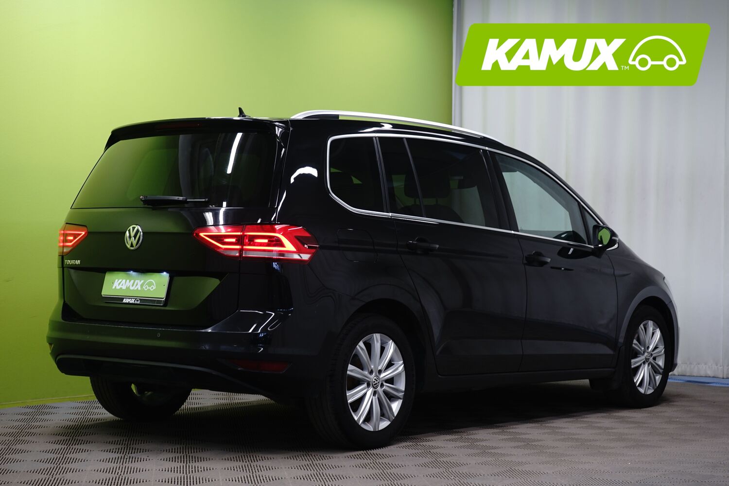 Volkswagen Touran vaihtoauto