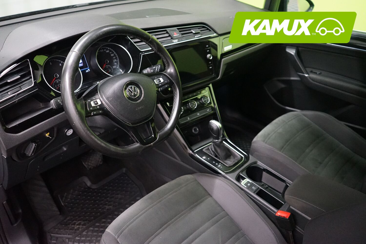 Volkswagen Touran vaihtoauto