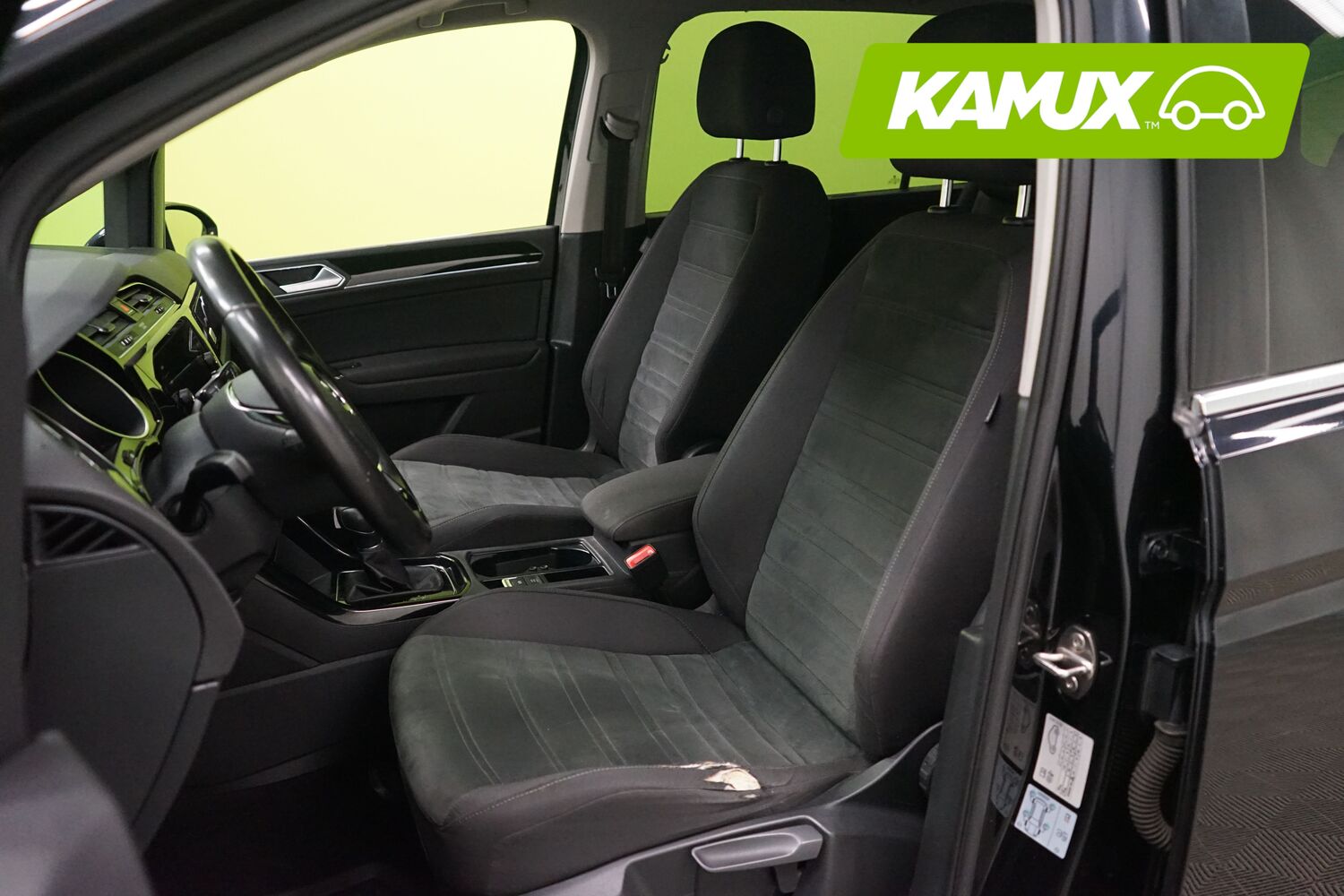 Volkswagen Touran vaihtoauto