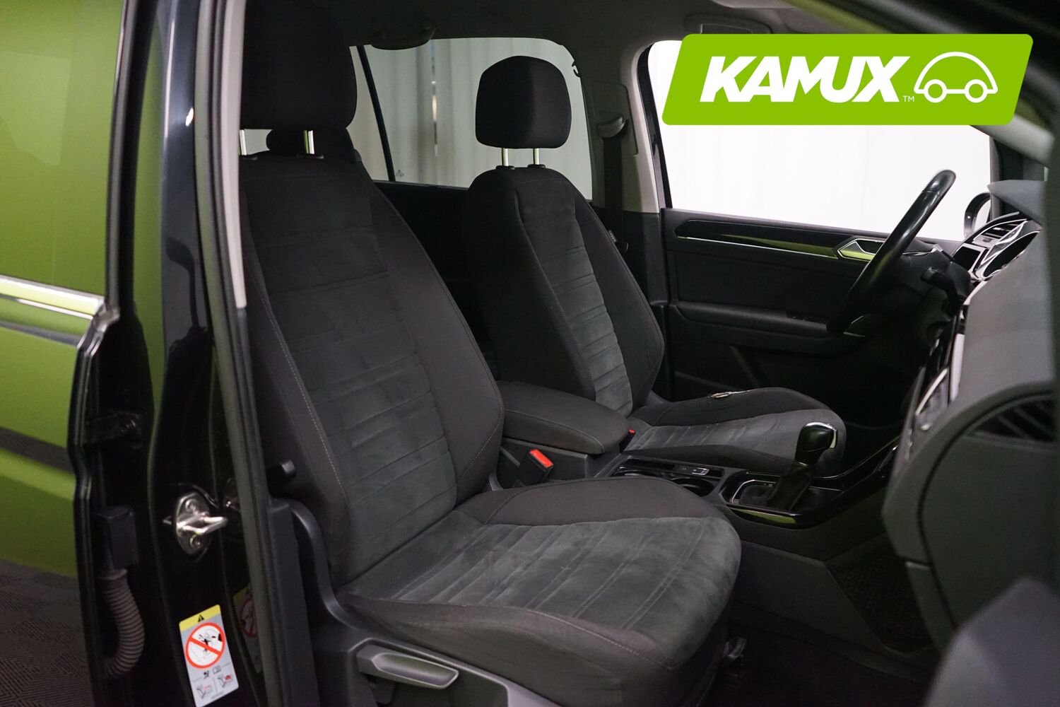 Volkswagen Touran vaihtoauto