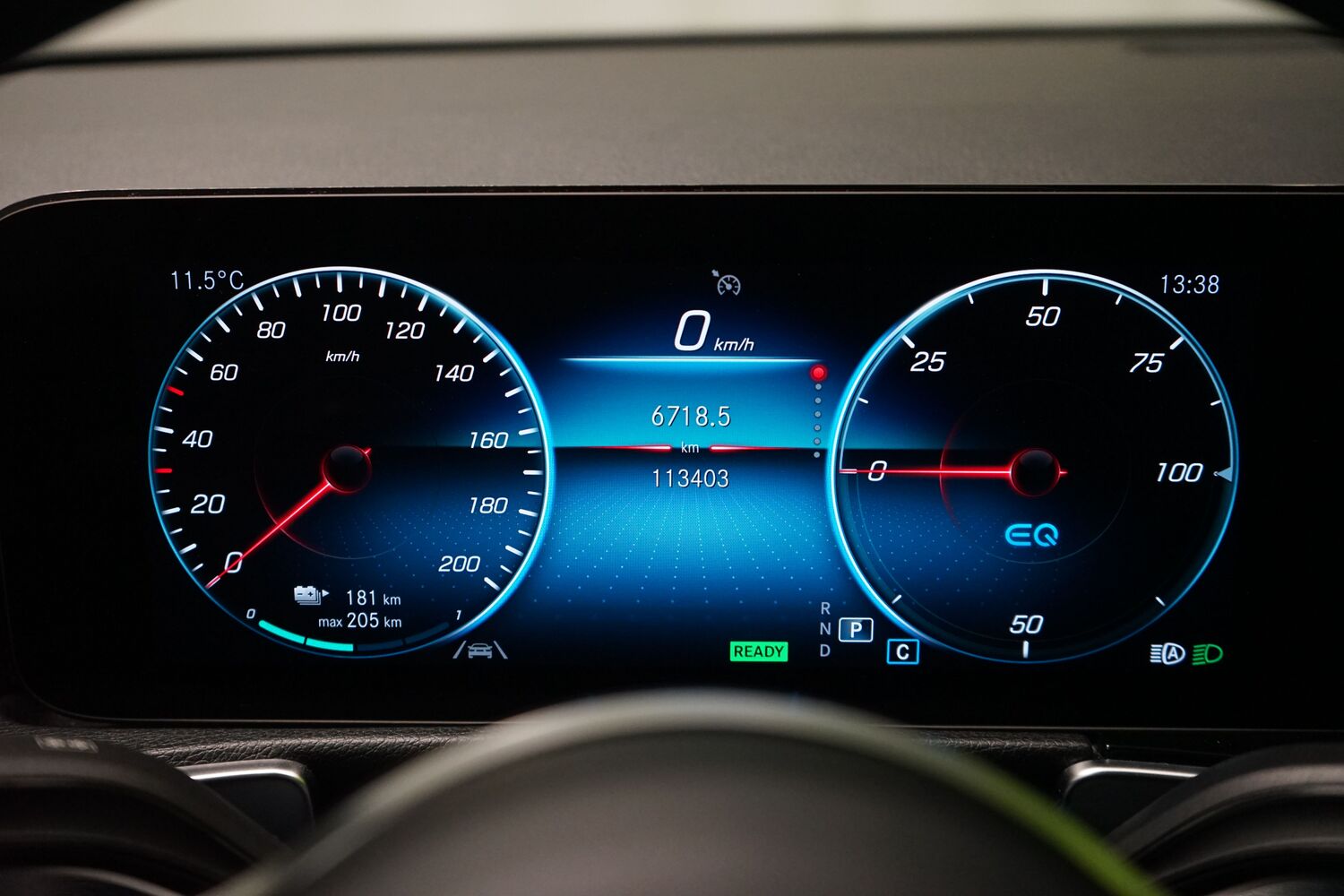 Mercedes-Benz EQB vaihtoauto