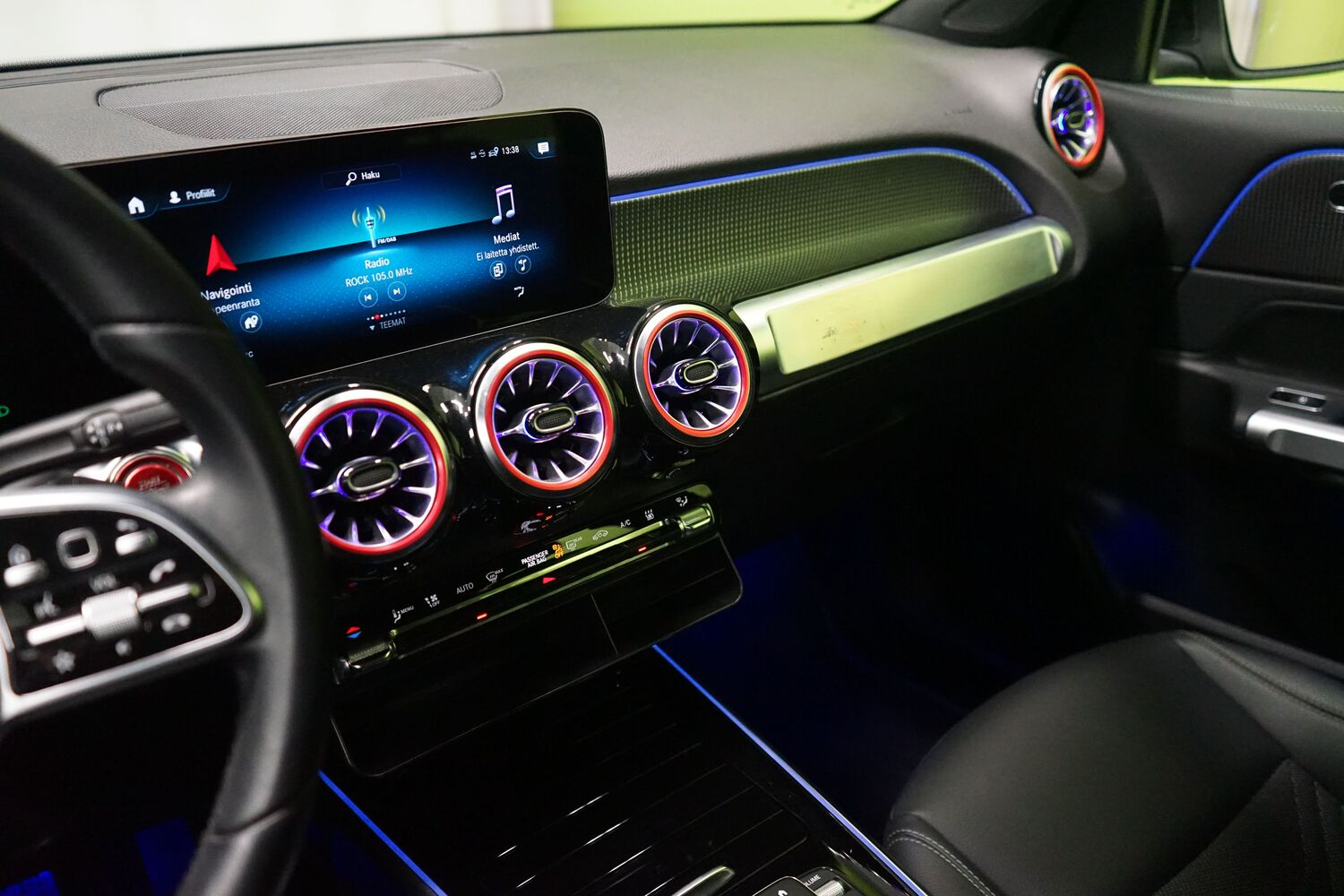 Mercedes-Benz EQB vaihtoauto
