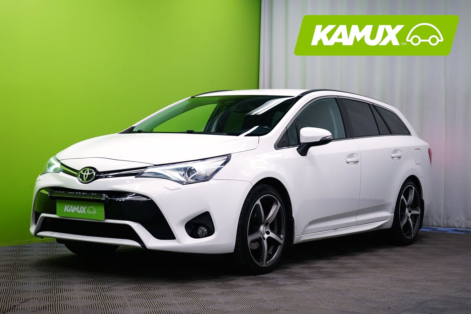 Toyota Avensis vaihtoauto